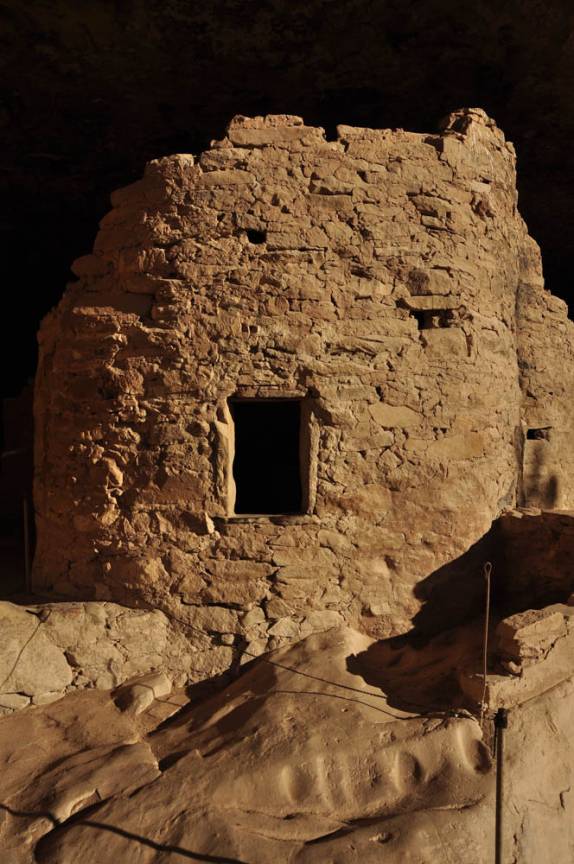Antiga habitação puebla no Mesa Verde National Park, no Colorado, nos Estados Unidos